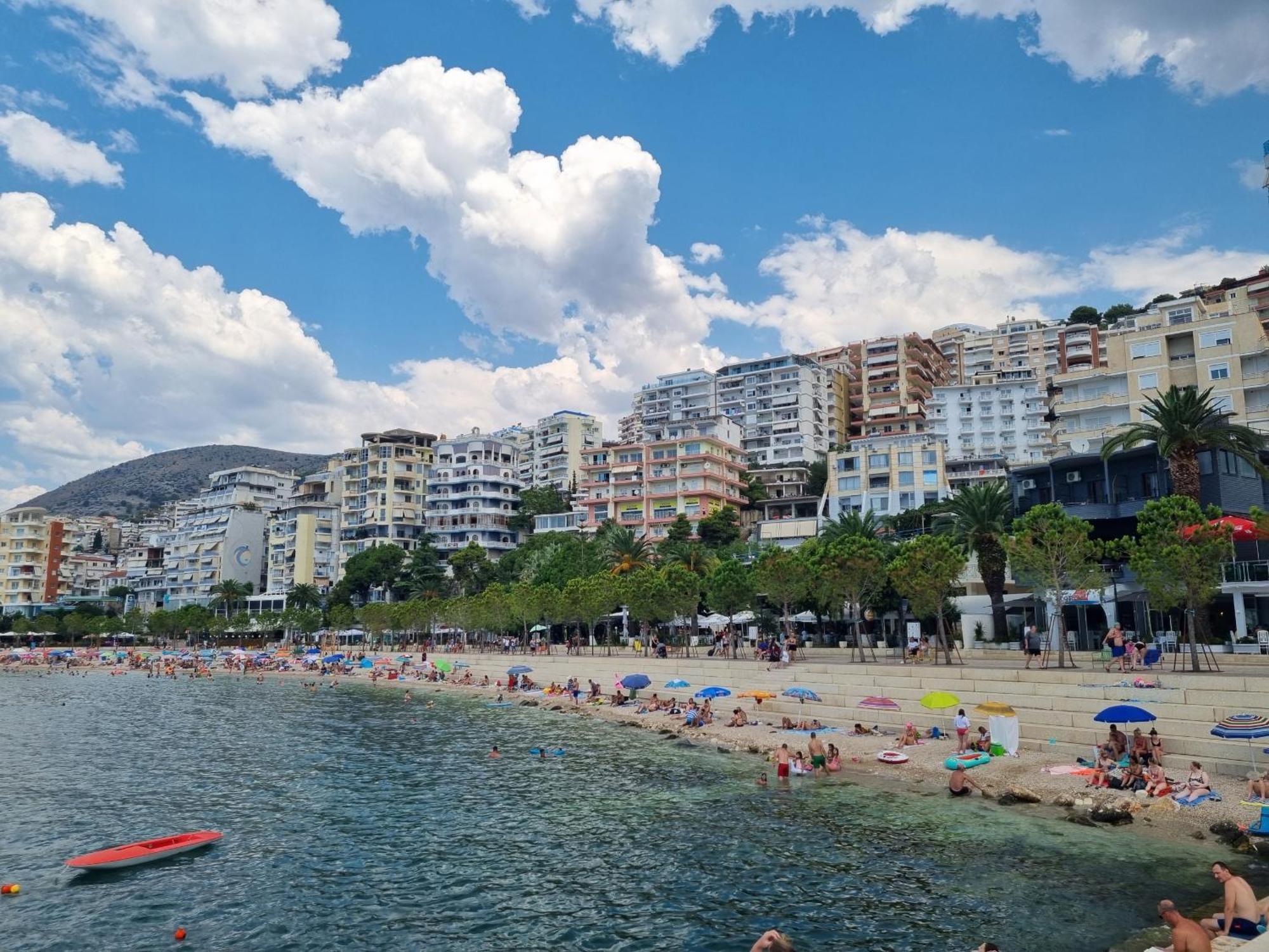 Andi Apartment Sarandë Exterior foto